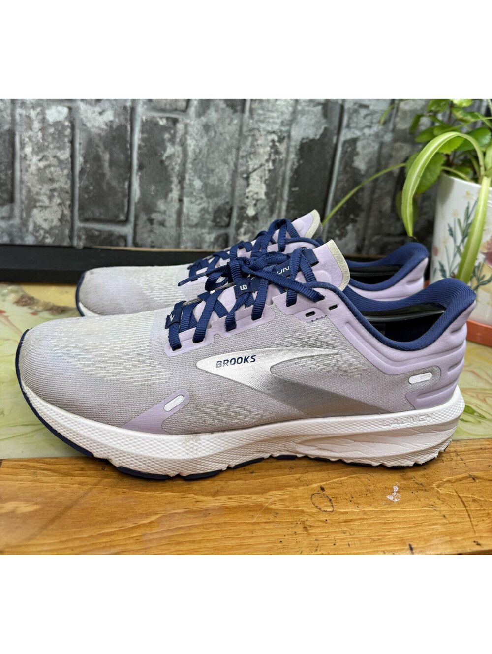 Brooks Launch 9 Gray/Purple/Blue Solid Low Top Lace-Up Men's Mesh Sneaker